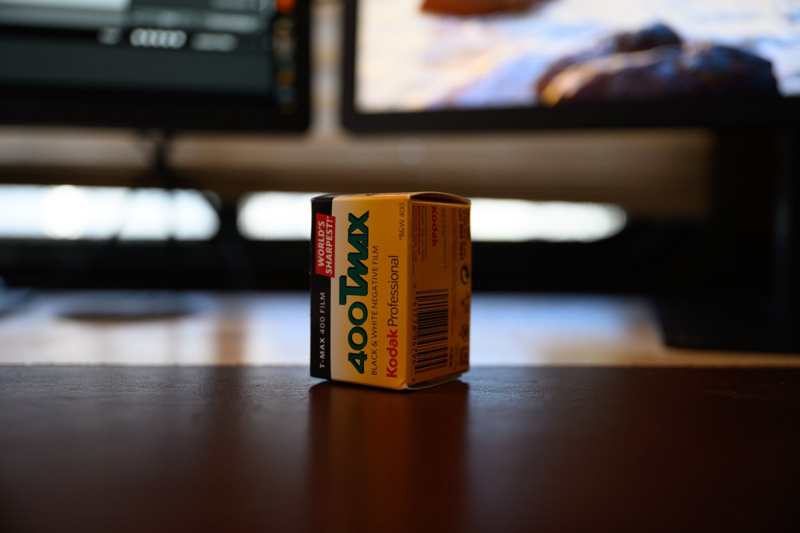 Magnified portion of photograph for visual noise comparison